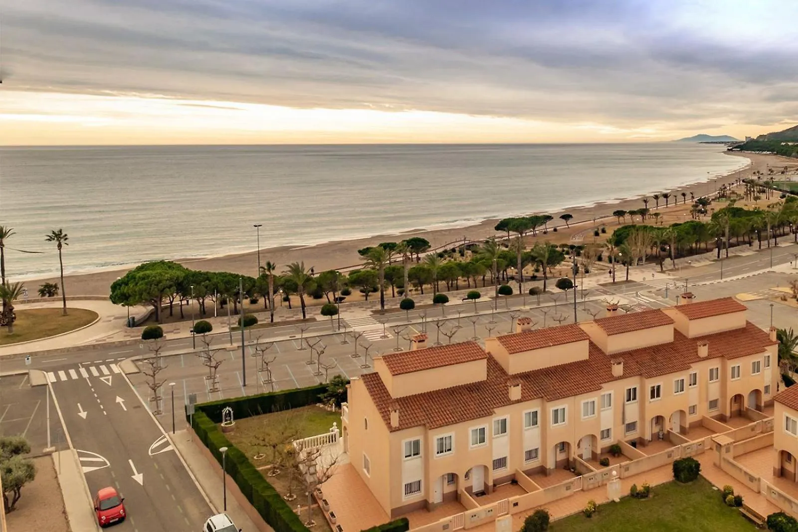 Apartamento Con Terraza, Vistas Playa Y Montana Hospitalet De L'Infant Apartment