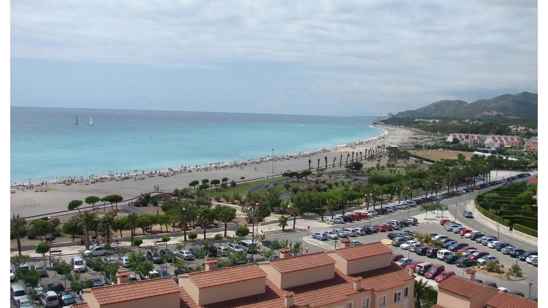 Apartamento Con Terraza, Vistas Playa Y Montana contacts