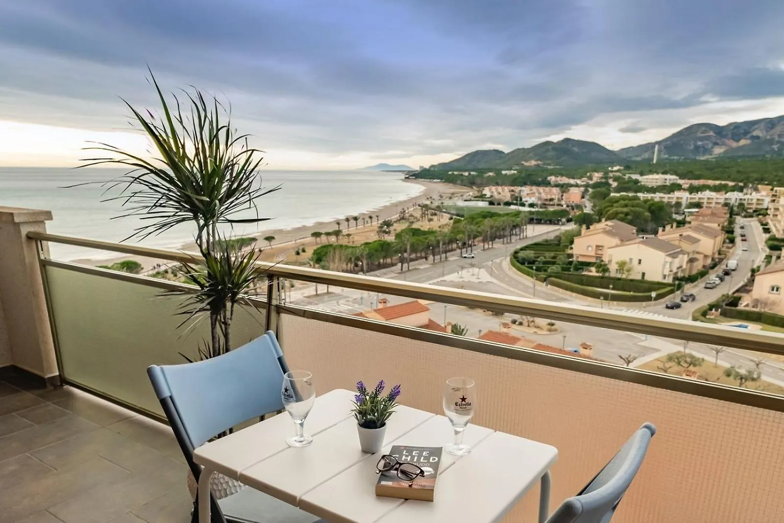 Apartamento Con Terraza, Vistas Playa Y Montana L'L'Hospitalet de l'Infant 0*,