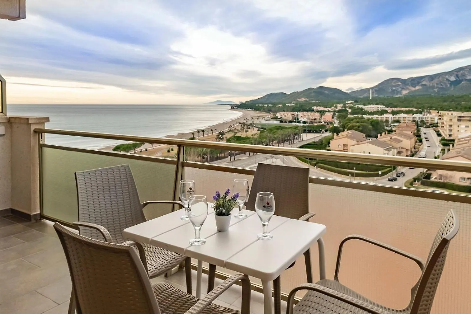 Apartamento Con Terraza, Vistas Playa Y Montana L'L'Hospitalet de l'Infant