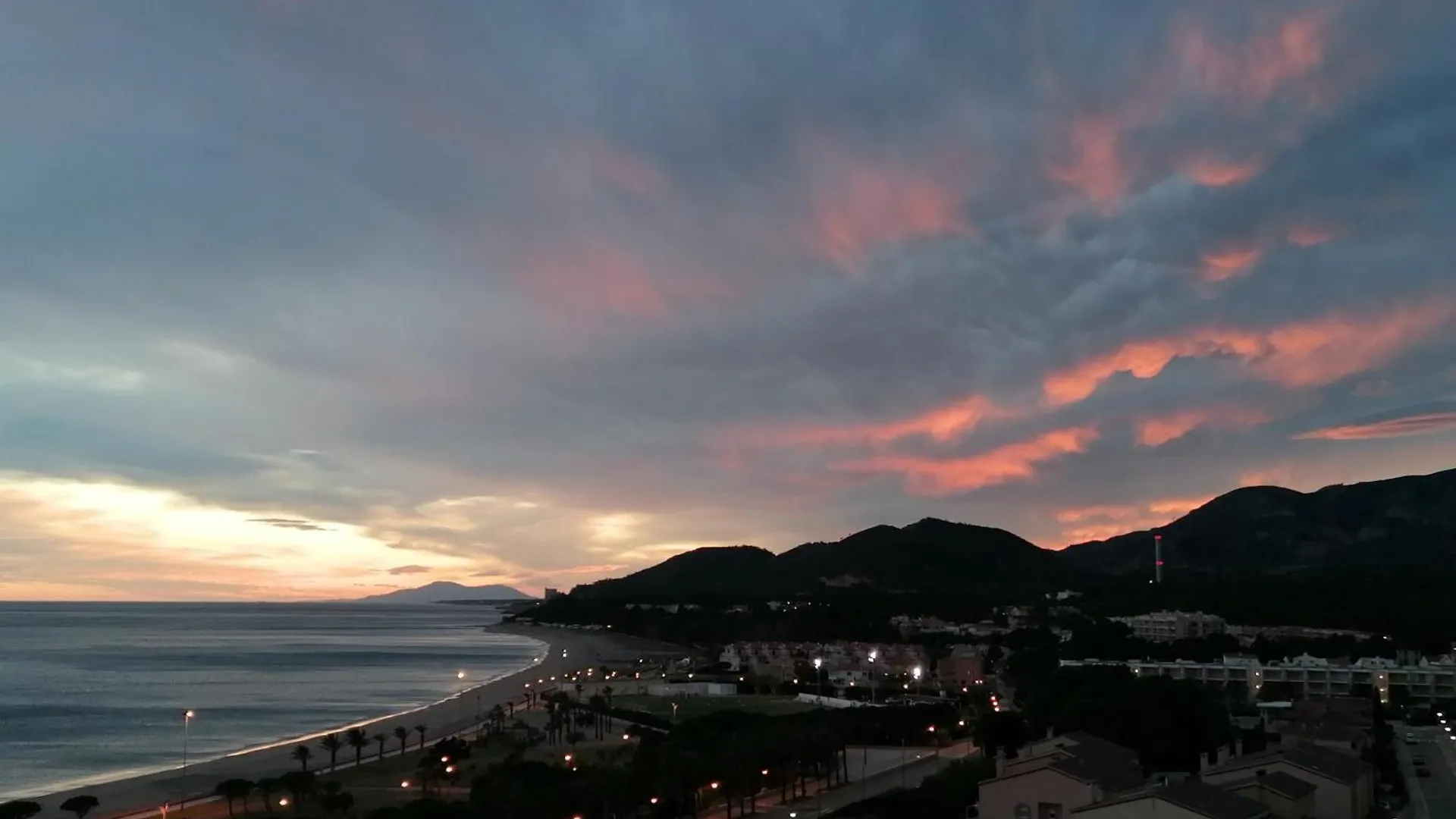 Apartamento Con Terraza, Vistas Playa Y Montana L'L'Hospitalet de l'Infant 0*,