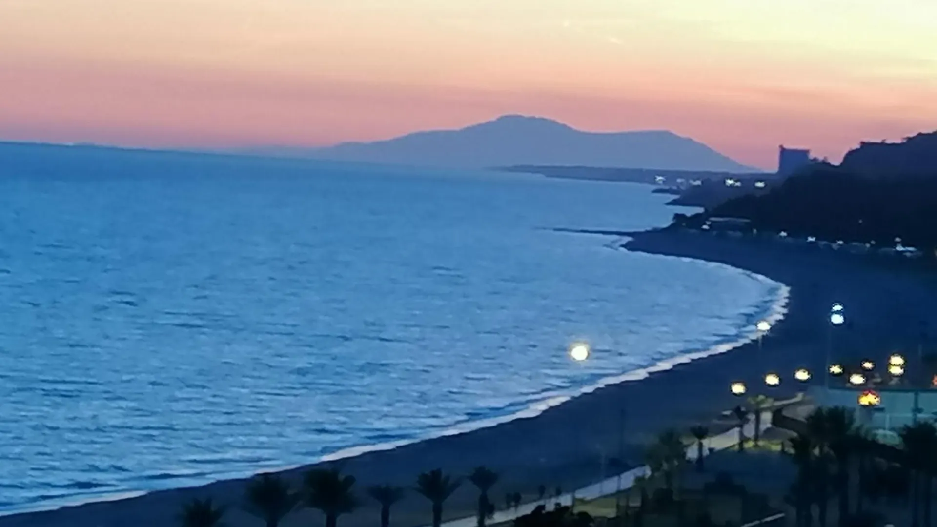 Apartamento Con Terraza, Vistas Playa Y Montana L'L'Hospitalet de l'Infant 0*,  Espagne
